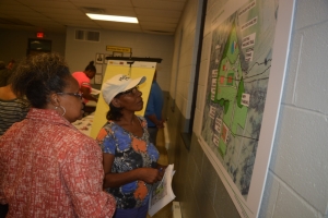 Residents study the Chaloner plan.